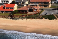  MyTravelution | Jeffreys Bay Beach House - Sea Breeze Room Food