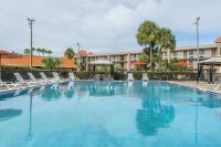  MyTravelution | Quality Inn & Suites Kissimmee By The Lake Food