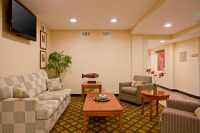  MyTravelution | Candlewood Suites Los Angeles Lobby