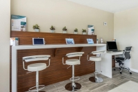  MyTravelution | Quality Inn & Suites Kissimmee By The Lake Lobby