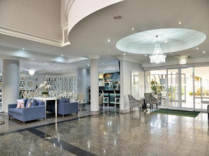  MyTravelution | Holiday Inn Johannesburg Airport, an IHG Hotel Lobby