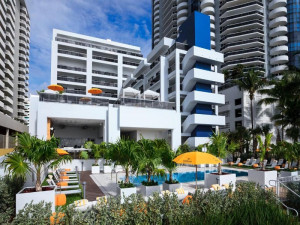  MyTravelution | Hilton Cabana Miami Beach Lobby
