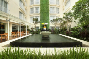  MyTravelution | Zia Hotel Kuta Lobby