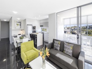  MyTravelution | Oaks Brisbane Woolloongabba Suites Lobby