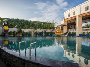  MyTravelution | Tonys Villas & Resort Seminyak - Bali Lobby