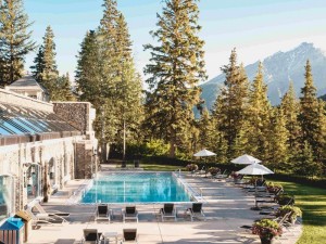  MyTravelution | Fairmont Banff Springs Lobby