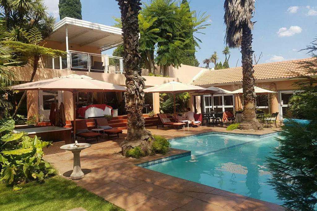 MyTravelution - Cranes Nest Guest House @ 211