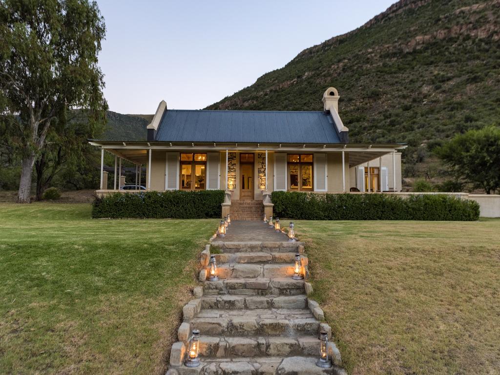 MyTravelution - Mount Camdeboo Private Game Reserve