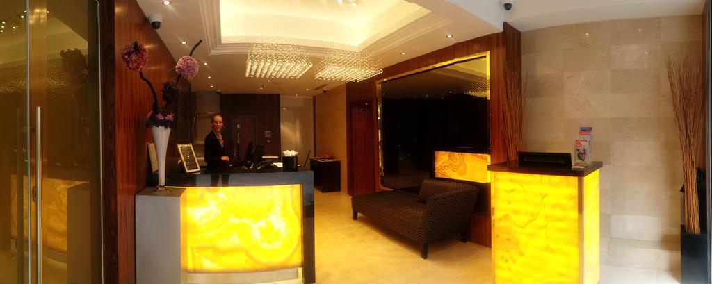 MyTravelution - The Piccadilly London West End