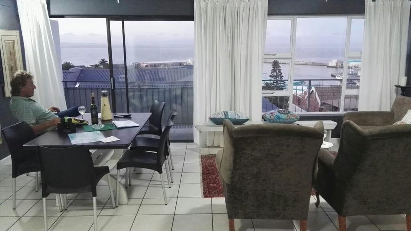 MyTravelution - 4 C Ocean View Self-catering Apartment