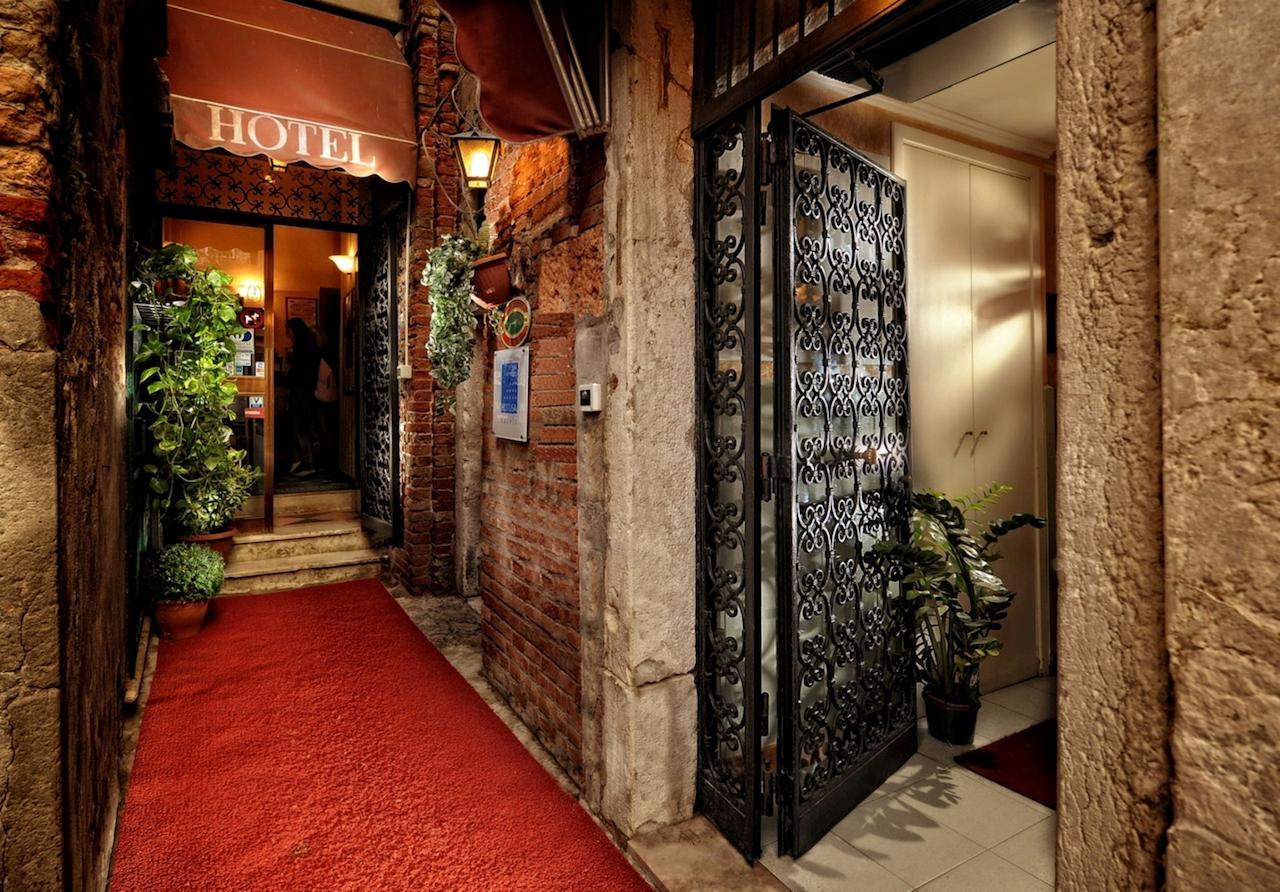 MyTravelution - Hotel Tintoretto