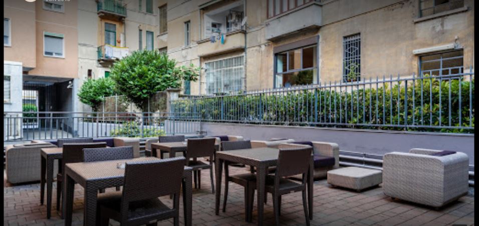 MyTravelution - Des Etrangers Hotel