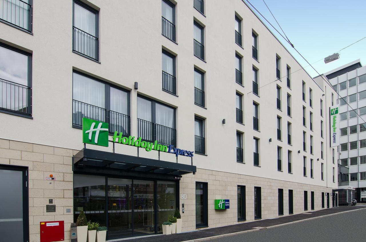 MyTravelution - Holiday Inn Express Dusseldorf - City