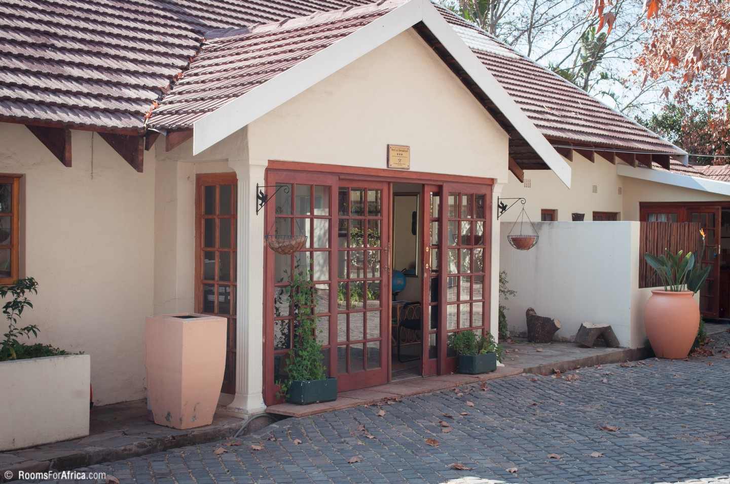 MyTravelution - Dennis Road Guest House