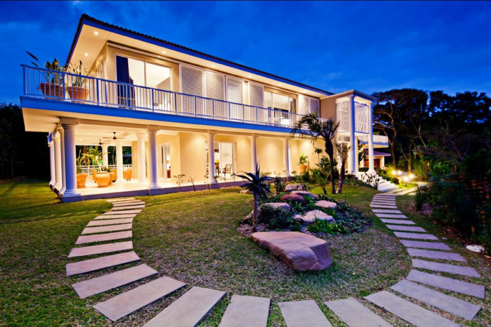 MyTravelution - Luxury Seaside Homes- Palmtree House