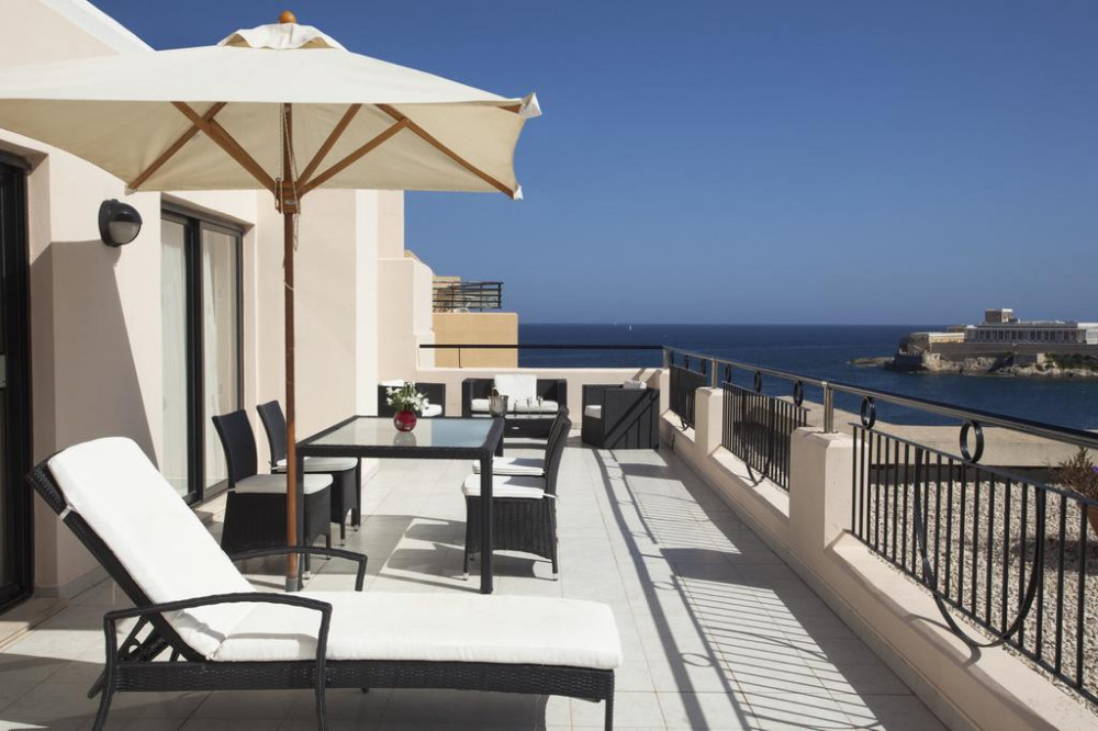 MyTravelution - Marina Hotel Corinthia Beach Resort