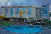  MyTravelution | Safari Court Hotel Main