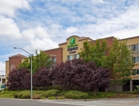  MyTravelution | Holiday Inn Express Hotel & Suites Belmont Hotel Main