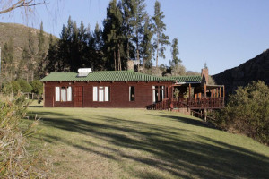  MyTravelution | Eagle Falls Country Lodge Main
