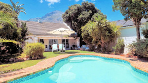  MyTravelution | Hout Bay Beach Cottage Main
