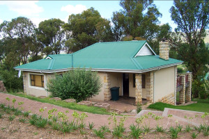  MyTravelution | Clarens Accommodation Bookings - Blue Gum Villa 69 Main