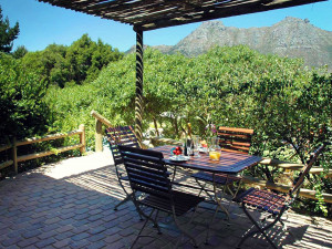  MyTravelution | The Tarragon Holiday Accommodation - Ivy Cottage Main