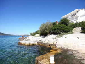  MyTravelution | Croatia Sea Front Villa Main