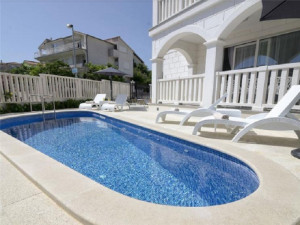  MyTravelution | 4 Bedroom Villa with Pool in Split City, sleeps 6-10 Main