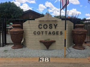  MyTravelution | Cosy Cottages Guesthouse Main