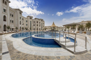  MyTravelution | Ezdan Palace Hotel Main