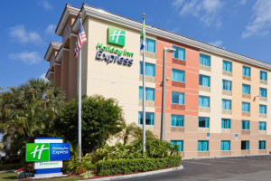  MyTravelution | Holiday Inn Express Ft. Lauderdale Cruise-Airport t Main