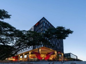  MyTravelution | Radisson RED Hotel Johannesburg Rosebank Main