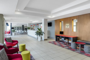  MyTravelution | Travelodge Hotel Garden City Brisbane Room