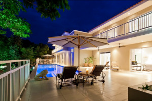  MyTravelution | Luxury Seaside Homes- Palmtree House Room