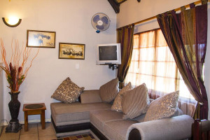  MyTravelution | Aristo Manor Self catering Wydah Unit Room