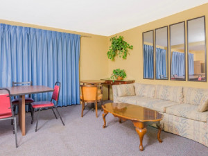  MyTravelution | Super 8 by Wyndham Shelbyville Room